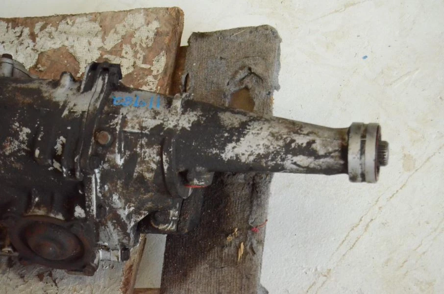 1970-1977 Ford Maverick 6-200 Automatic Transmission Assembly Foto 3 de 4