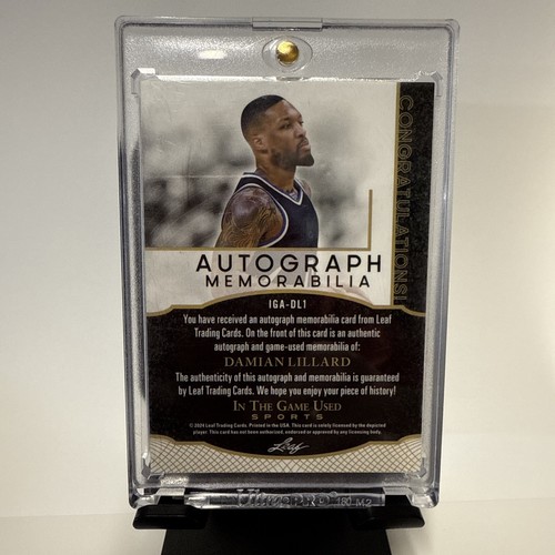 DAMIAN LILLARD 2024 FOGLIA NEL GIOCO USATO Rainbow Holo Memorabilia Auto 8/25 - Foto 2 di 2