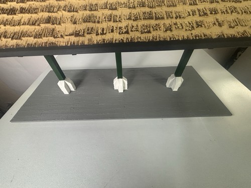 Aristo Craft Trains Covered Waiting Platform ART-7105 G Scale LN/No Box - Picture 11 of 15