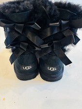 Uggs Bailey Bow II Boots In Black Suede Size 2