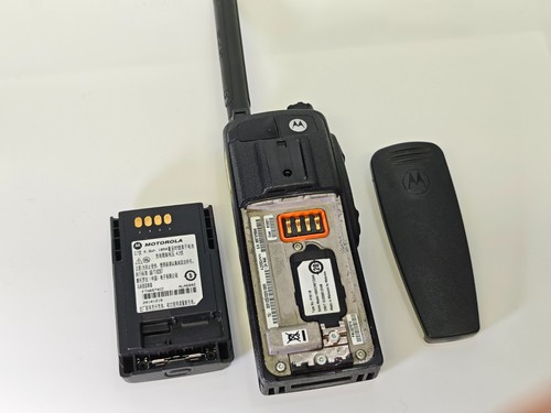 Motorola MTP850 350-390MHz PT811B Tetra Radio Walkie Talkie Klasa A Zewnętrzna - Zdjęcie 5 z 10