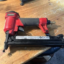 Husky 18 Gauge Nailer/Stapler Pneumatic 9045616