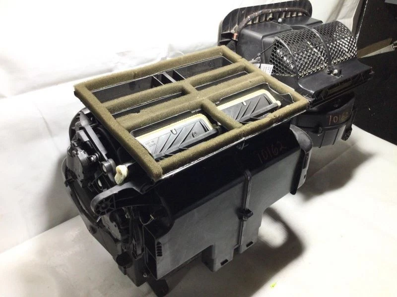 MONTAJE DELANTERO NÚCLEO CALENTADOR PARA CHRYSLER PACIFICA 30555 2017-2019 Foto 2 de 4