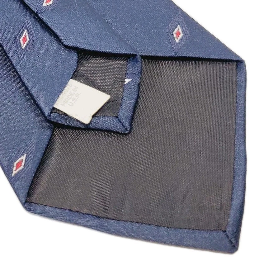 Corbata Wembley azul patrón geométrico corbata para hombre hecha en EE. UU. Foto 3 de 4