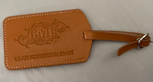 Etiqueta de equipaje GMC We Are grado profesional marrón identificación - Imagen 1 de 3