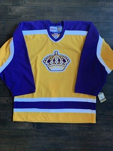 LOS-ANGELES-KINGS-AUTHENTIC-VINTAGE-GOLD-CCM-HOCKEY-JERSEY-SIZE-50