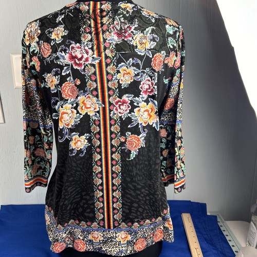 Französische blaue Gr. L schwarz mit rosa & blauem Blumenmuster 3/4 Bluse verziert - Bild 2 von 8