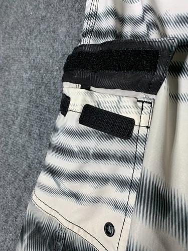 Oakley Swim Board Shorts Black White Men's Size 31 Striped Drawstring Pockets - Picture 12 of 16