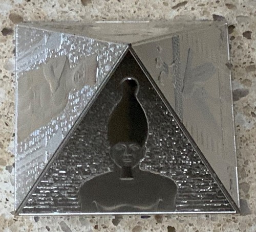 Niue 2014 The Great Pyramids, 3oz .999 Silver Coin - Picture 2 of 13