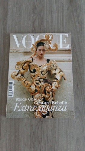 VOGUE n°1032 novembre 2022 Extravaganza pour Dolce & Gabbana/ Deva Cassel - Imagen 2 de 8