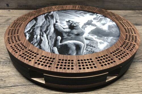 TAVOLA CULLA NOCE PERSONALIZZATA L'ASTUTO MTN LEONE 11" CASSETTO PORTAOGGETTI PIOLI, CARTE - Foto 2 di 10