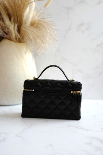 NEW Chanel Spring-Summer 2025 25P Long Chain Vanity Case L19 – Black Caviar GHW - Picture 9 of 24