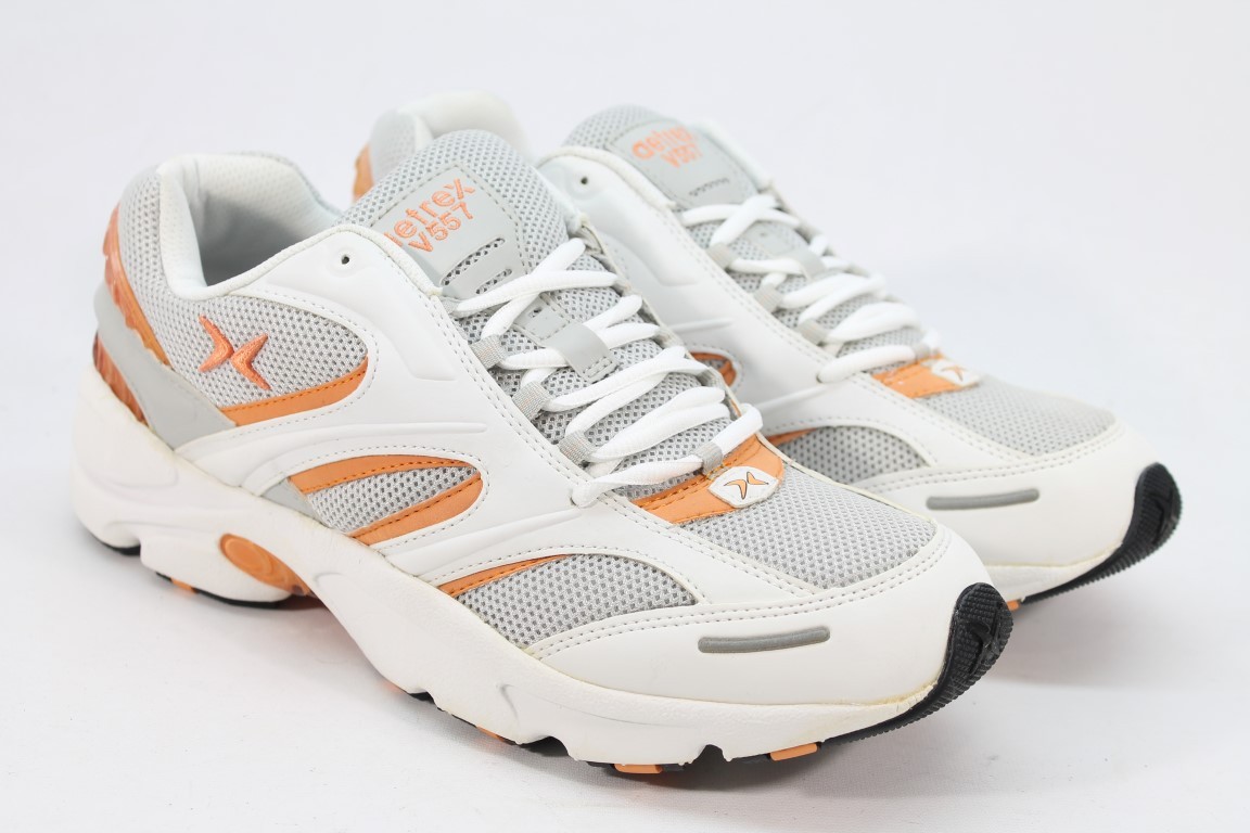 Aetrex V557 Women's White orange Runner Preowned Aetrex V557 Women's White orange Runner Preowned