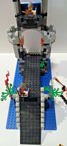 LEGO VINTAGE SET 6078 ROYAL DRAWBRIDGE UNBOXED WITHOUT INSTRUCTIONS - Picture 5 of 9