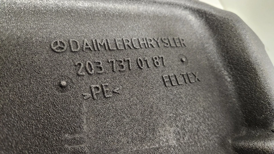 Puerta trasera izquierda de fábrica para Mercedes Benz C180 C280 C55 AMG 2000-2007 Foto 4 de 4