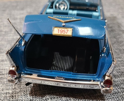 Danbury Mint 1957 Chevrolet Bel Air Convertible Blue 1:24 Scale *No Box* - Imagen 8 de 12