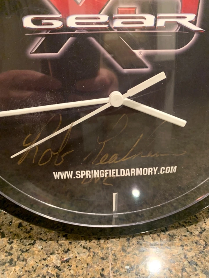 XDGEAR - Springfield Armory - Rob Leatham Autografiado - Reloj de Pared 11.5" Foto 2 de 2