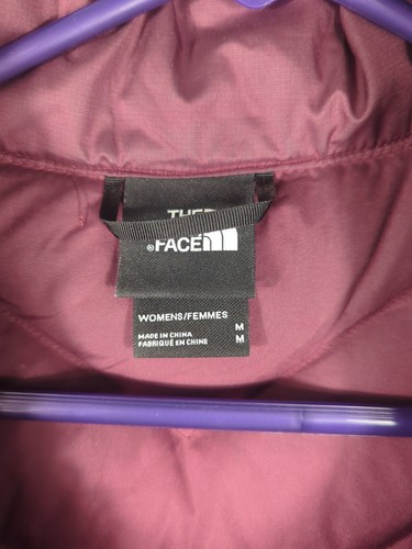 The North Face 550 Women's Med Goose Down Quilted Puffer Vest - Burgundy - Picture 8 of 13