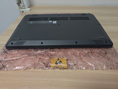 Lenovo V15-ADA - Ryzen 5 3500U, Radeon Vega GPU - 4GB RAM - No Storage - Picture 14 of 21