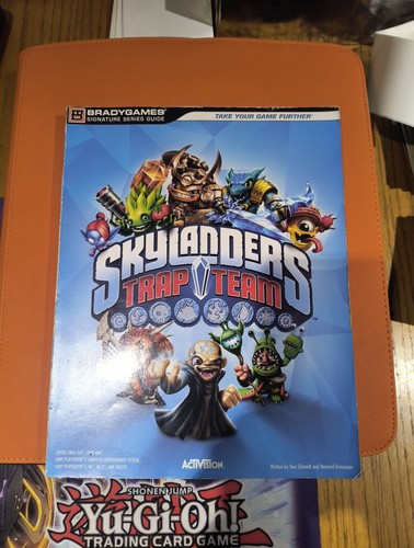 Skylanders Trap Team Signature Series Strategy Guide , BradyGames - Bild 1 von 15