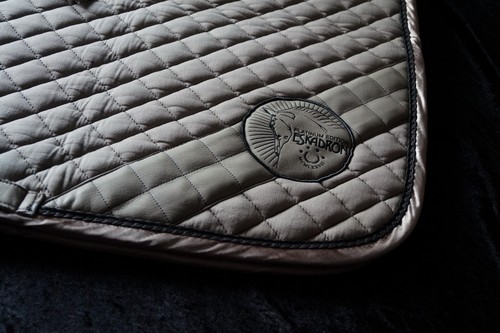 ESKADRON PLATINUM ARTECO TAUPE SCHABRACKE DL DRESSUR WB RARE - Bild 2 von 9