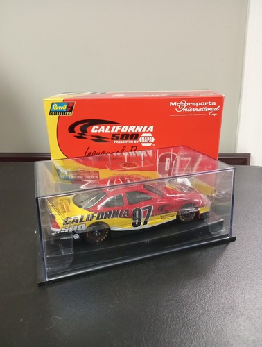 1997 INAUGURALE CALIFORNIA 500 PACE CAR 1/24 PRESSOFUSO IN VETRINA - Foto 2 di 3