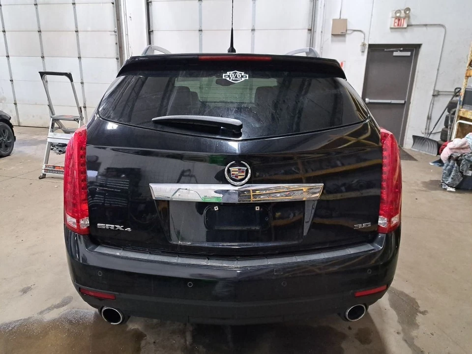 Cilindro maestro de freno Srx Sku #4087579 2014 Foto 3 de 4