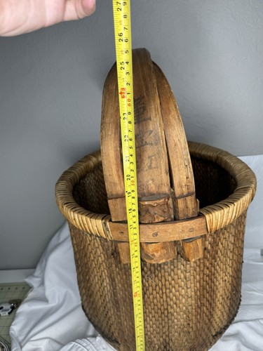 Antique Chinese Asian Rice Basket with Bent Bamboo Handle Early 20th Century - Picture 10 of 17