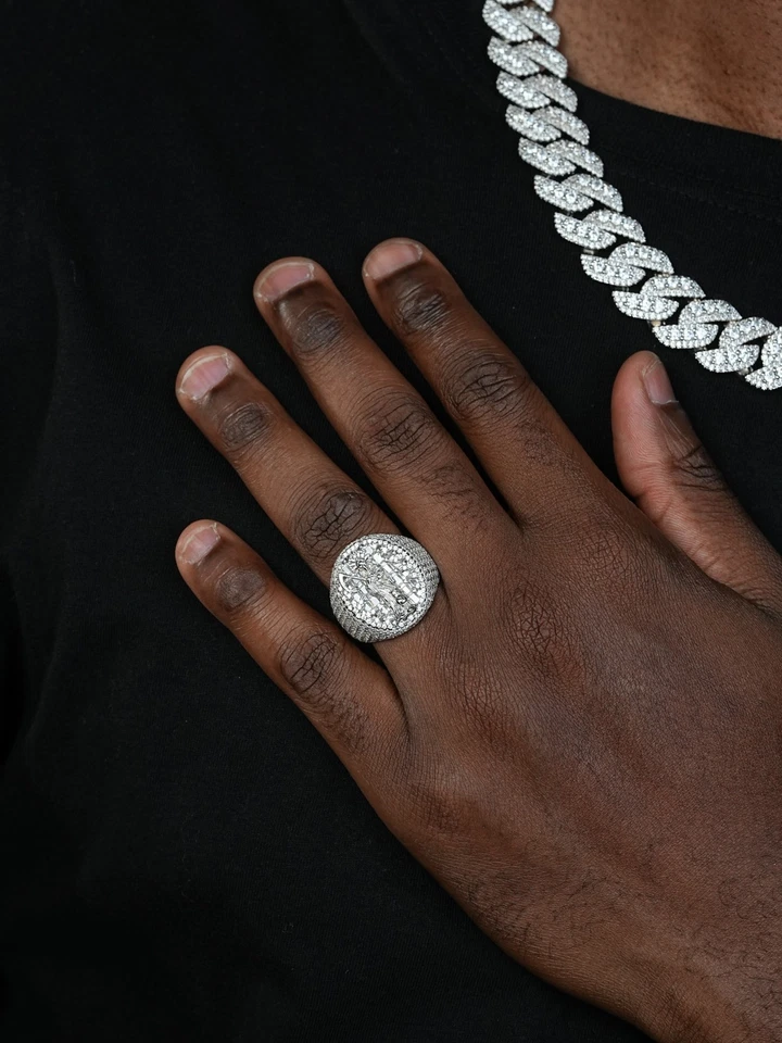 Anillo Hip Hop Real de Plata 925 Baguette Circonita cúbica Parca Santa Muerte Helado Para Hombres Foto 2 de 4
