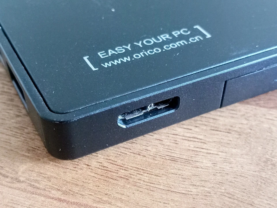 ORICO 2.5 Inch SATA Hard Drive Storage/USB3 Hub (3 Ports) with PSU + USB3 cable - Image 4 of 4