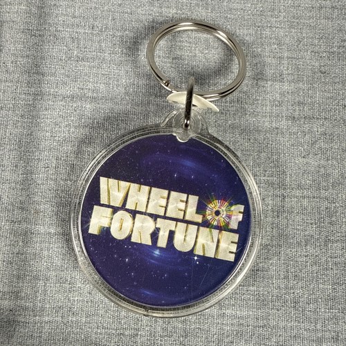 Insignia Pin Promocional Rueda De La Fortuna Giro - Nuevo - RARO Llavero Juego De TV De Colección - Imagen 5 de 6