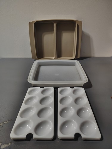 VTG Tupperware Deviled Egg Keeper Carrier 723-4 ~WOW~ EUC! FS! - Picture 2 of 12