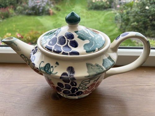 EMMA BRIDGEWATER SPONGEWARE GRAPEVINE LARGE TEAPOT 2 3/4 PINTS 1986-89 - RARE - Picture 2 of 12