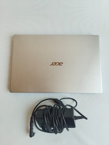Acer Swift Notebook 14" Ryzen 3 5300U / Radeon / SSD – Con Caricatore