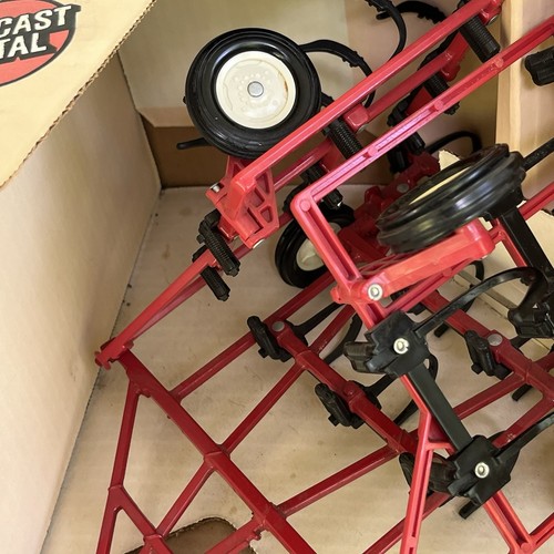 Ertl International Harvester Minimum Tillage Plow 1/16 Chisel Plow 498 Vintage - Picture 4 of 10