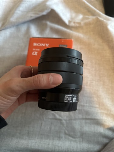 Sony SEL1018 - 10-18mm f/4 Wide-Angle Zoom Lens - Picture 2 of 6