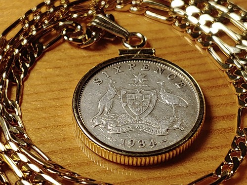 1934 Australia Silver Sixpence KGV Pendant on 24" 18KGF Gold Filled Chain. - Picture 10 of 12
