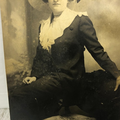 c.1910 Antique RPPC Postcard Photo Beautiful Woman Eye Glasses Fashion Hat Dress - Picture 3 of 8
