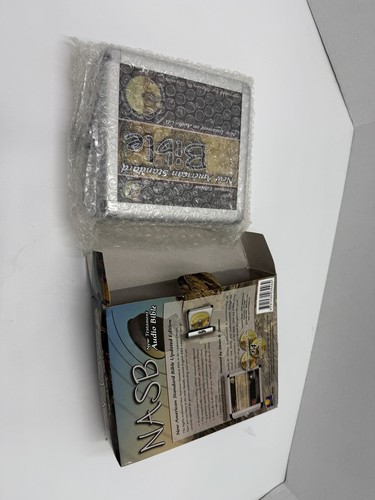 New Testament (NASB) im Metallkoffer (Audio CD), Premium Edition - Neu - Bild 3 von 3