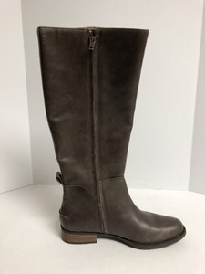 ugg leigh tall boot