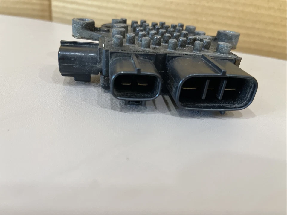 Ventilador de refrigeración del radiador OEM Nissan 370Z Infiniti EX35 FX35 FX50 G37 Q60 Q70 #3 Foto 3 de 4