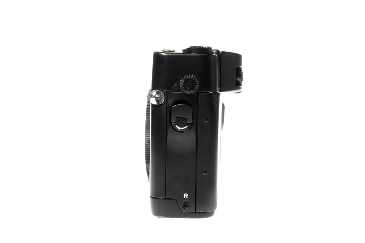 Contax G2 Rangefinder 35mm Film Camera Body Black + Carl