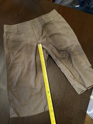 The North Face Shorts Khaki Bermuda Womens SIZE 4 Long Shorts Knee Length - Picture 8 of 8