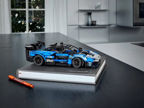42123 LEGO Technic McLaren Senna GTR - Picture 13 of 14