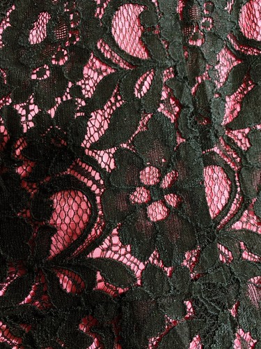 Torrid Damen Kleid Größe 18 Rosa & Schwarz Overlay Spitze Blumen Schlüsselloch Reißverschluss hinten - Bild 7 von 10