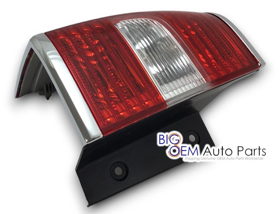Lámpara trasera exterior Lincoln Navigator LH 2007-2014 lado del conductor OEM 8L7Z-13405-A Foto 4 de 4
