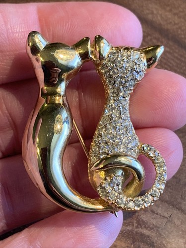 Vintage 2 Katzen Brosche verschlungene Schwänze gewickelt Brosche goldfarben Pave Strass