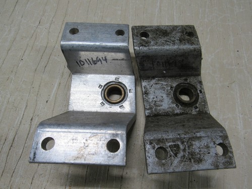 Set of 2 Accelerator Bracket Bearing 1011694 - Picture 2 of 6