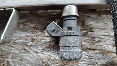 Riel de combustible con inyectores BMW E36 E39, 525i M52 M52B25TU - Imagen 4 de 5