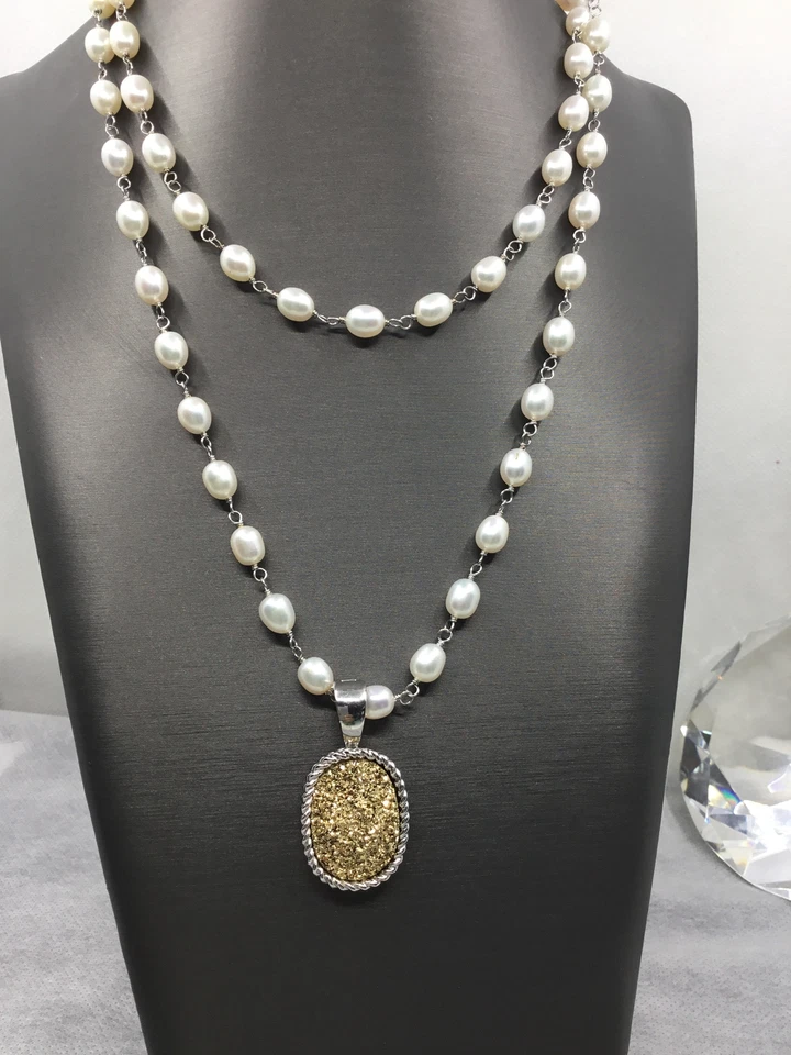 Collar de perlas de agua dulce de plata 925 Italia con colgante ovalado druzy de titanio dorado Foto 3 de 4